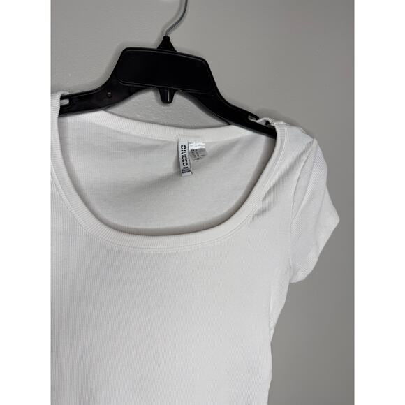 Divided White Cropped Scoop Neck Ribbed Baby Tee Womens Size Medium - Picture 3 of 3